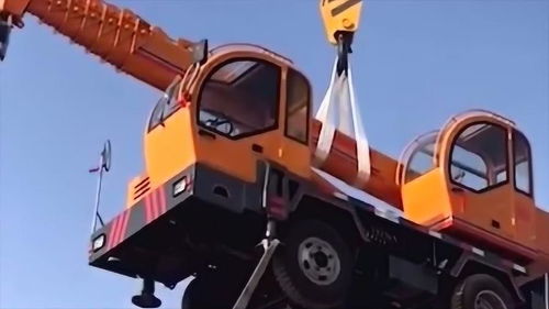 科技探秘 百噸工程機(jī)械高空懸掛，吊車起重能力顯神威