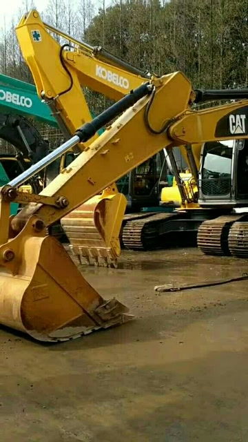 挖掘機與工程機械 現(xiàn)代建設(shè)的支柱